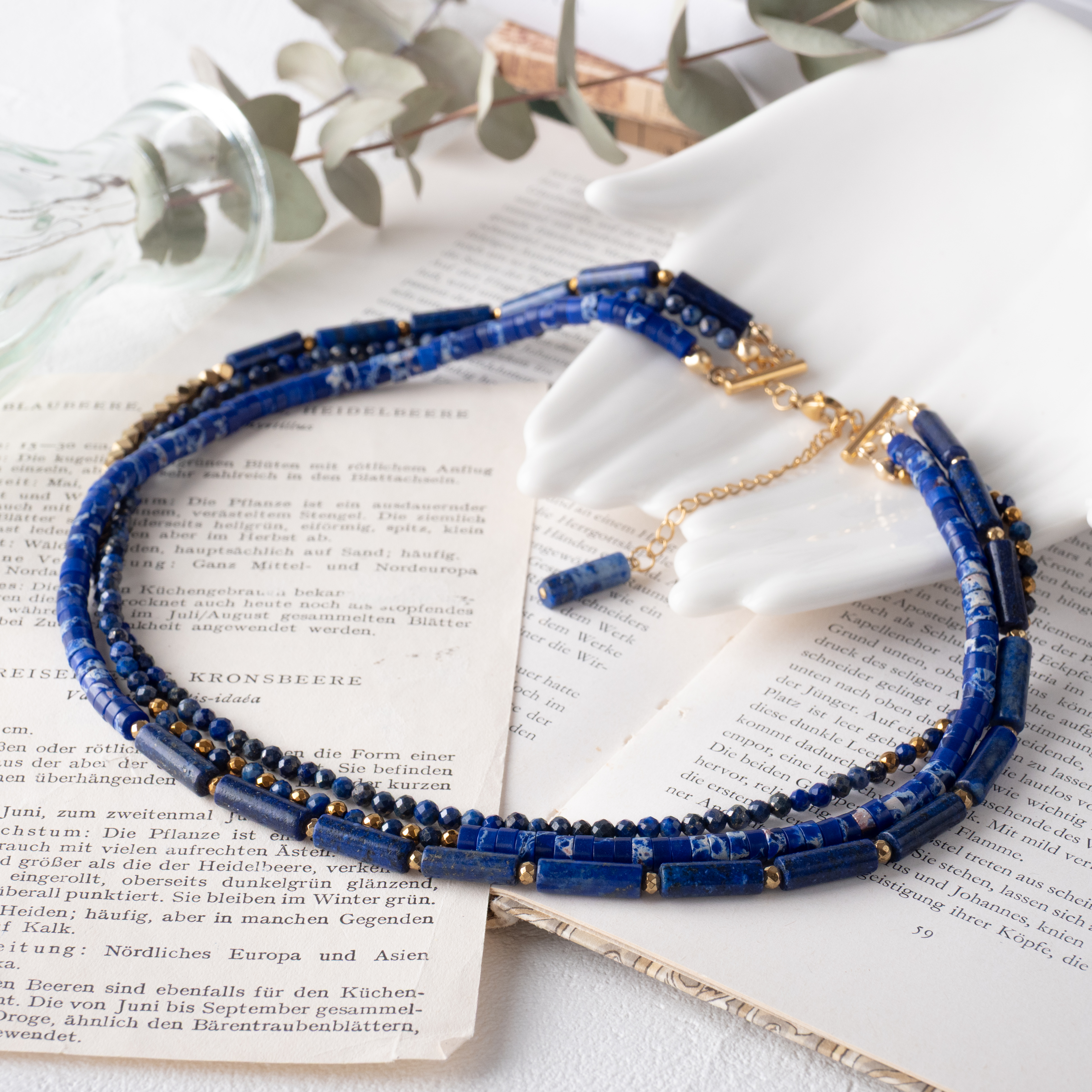 ラピスラズリ×ゴールドの3連ネックレス